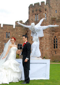 Human statues for weddings