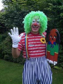 Giggles the Clown - party entertainer.