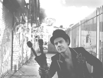 Dave Fire juggler
