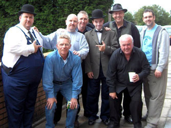 Laurel and Hardy meet the gang