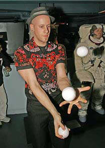 Tim Lenkiewicz - juggler from Aurora's Carnival