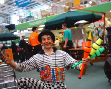 Urban Circus club jugglers