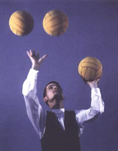 Sam Veale juggling 3 footballs