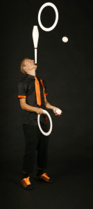 Jon mixed object juggling