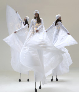 Christmas themed stiltwalkers from circusperformers.co.uk and aurorascarnival.co.uk