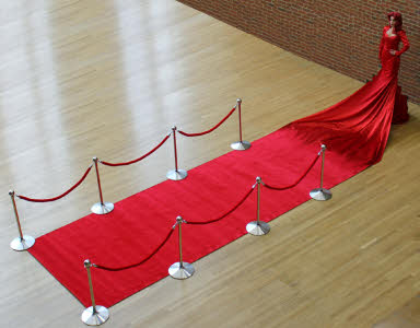 Living Red Carpet from circusperformers.co.uk and aurorascarnival.co.uk
